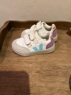 Toddler Veja Leather Shoes